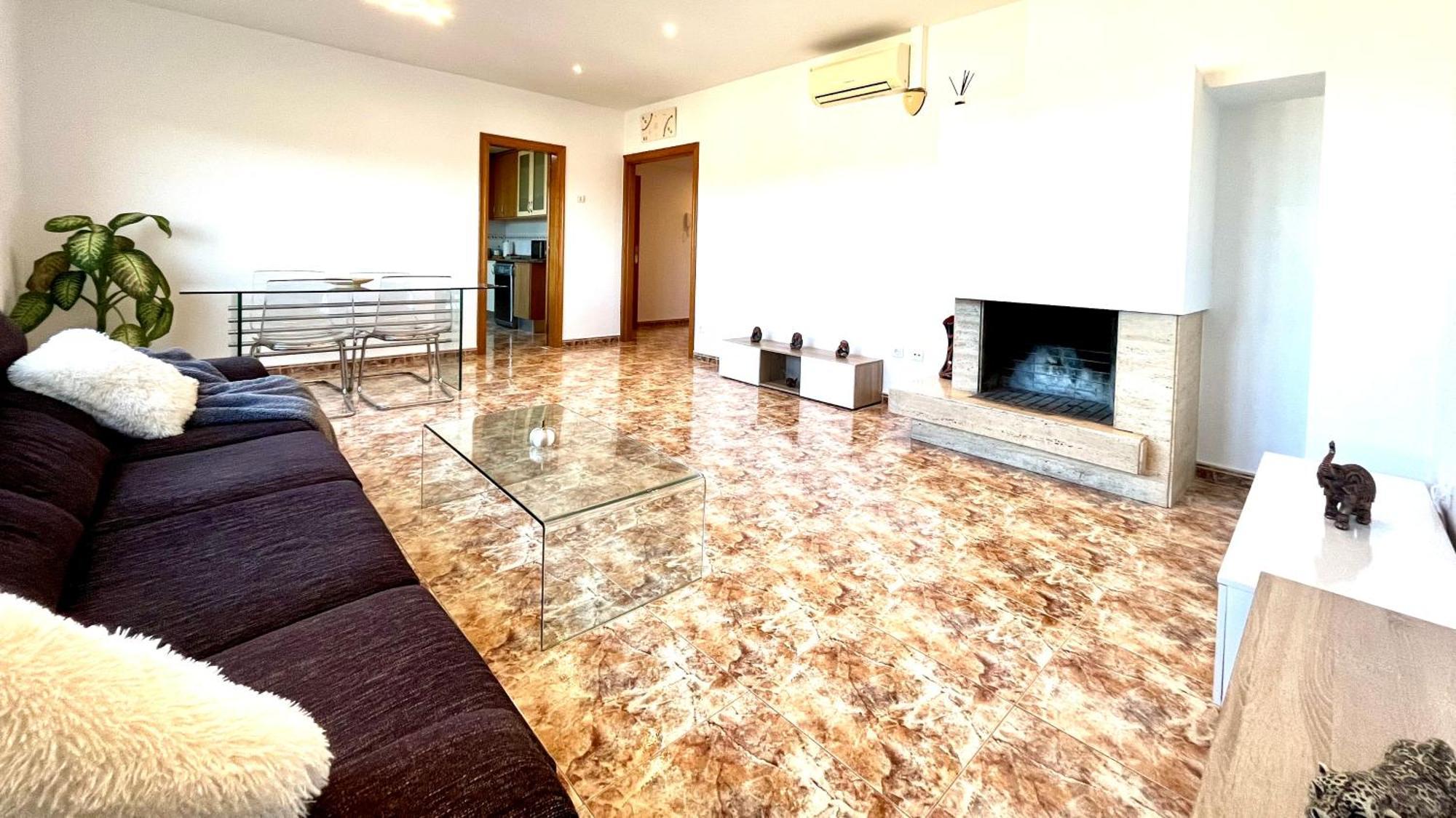Amplio Apartamento, 5 Camas Sant Esteve Sesrovires Exterior foto